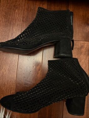 Zara Black Cutout Block Heel Booties